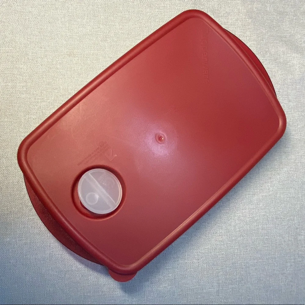 Tupperware Rock N Serve Rectangular Vented Microwave Reheatable 1.4L, 3381B-1.